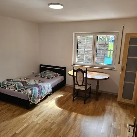 ⌂ Privatwohnung 公寓 *