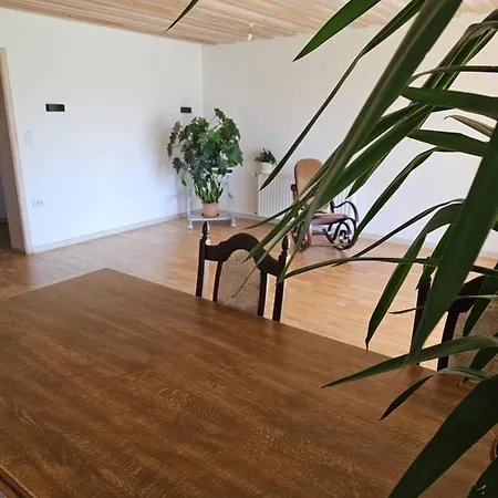 ⌂ Privatwohnung